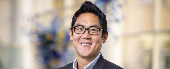 Alex Hsu Headshot